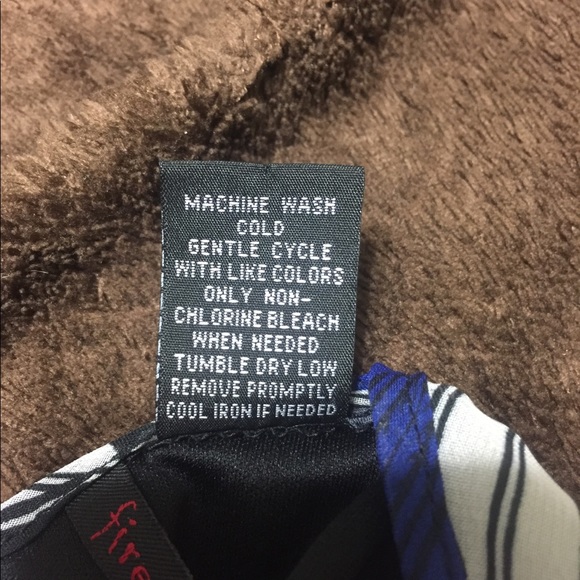 Cute sheer sleeve dress - Picture 4 of 4